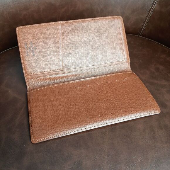 Louis Vuitton Large Size Monogram Cancas Leather Bi-Fold Wallet - Picture 7 of 11